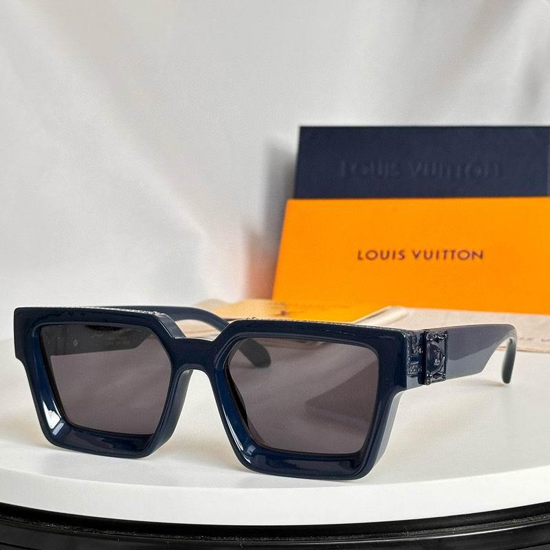 LV Sunglasses 260